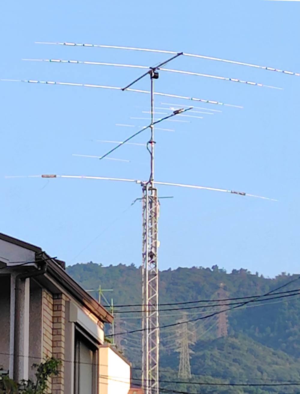 持ち上げたアンテナ